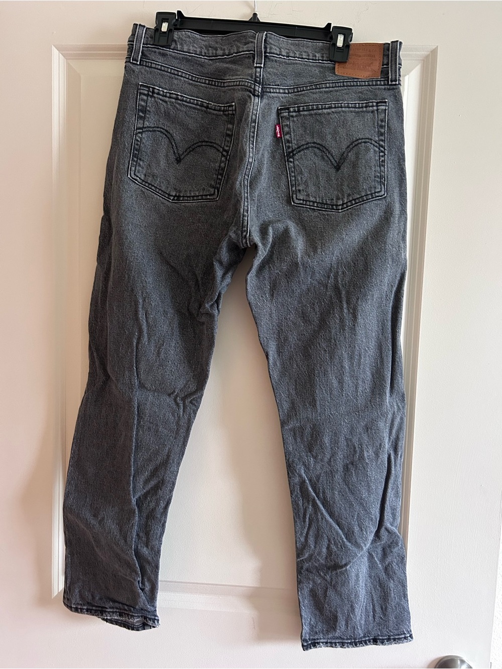 Levi's Women’s Charcoal Slim Straight ankle Jeans